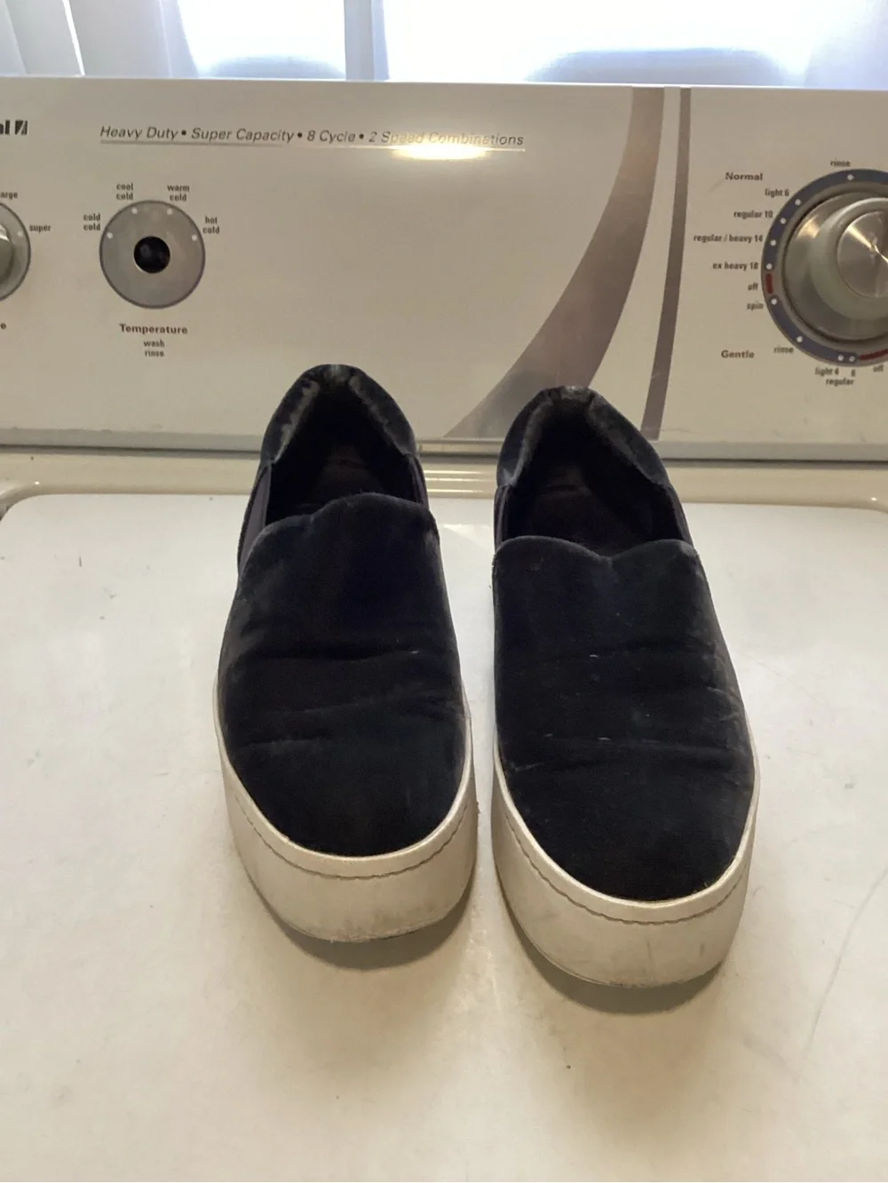 Men's Slip-On Casual Sneakers in Black